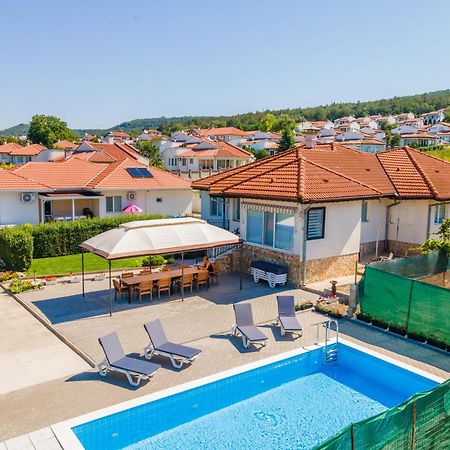 Geranium Holliday Villas Obrochishte Buitenkant foto