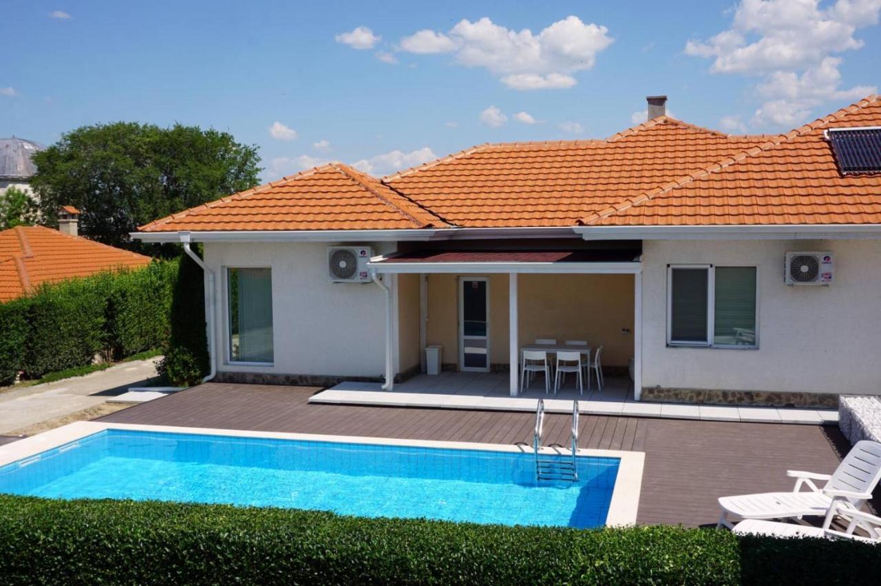 Geranium Holliday Villas Obrochishte Buitenkant foto