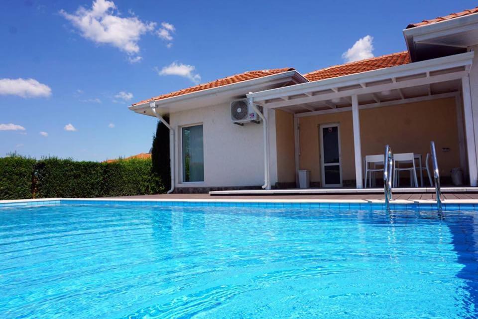Geranium Holliday Villas Obrochishte Buitenkant foto