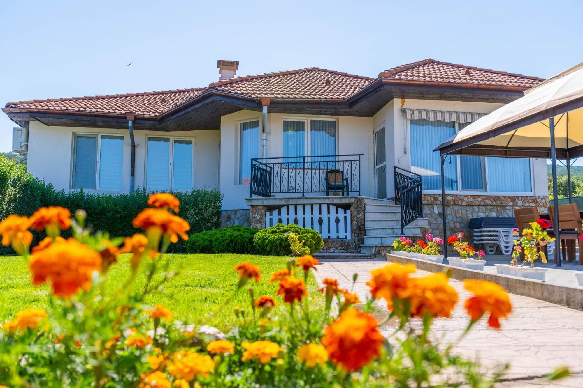 Geranium Holliday Villas Obrochishte Buitenkant foto