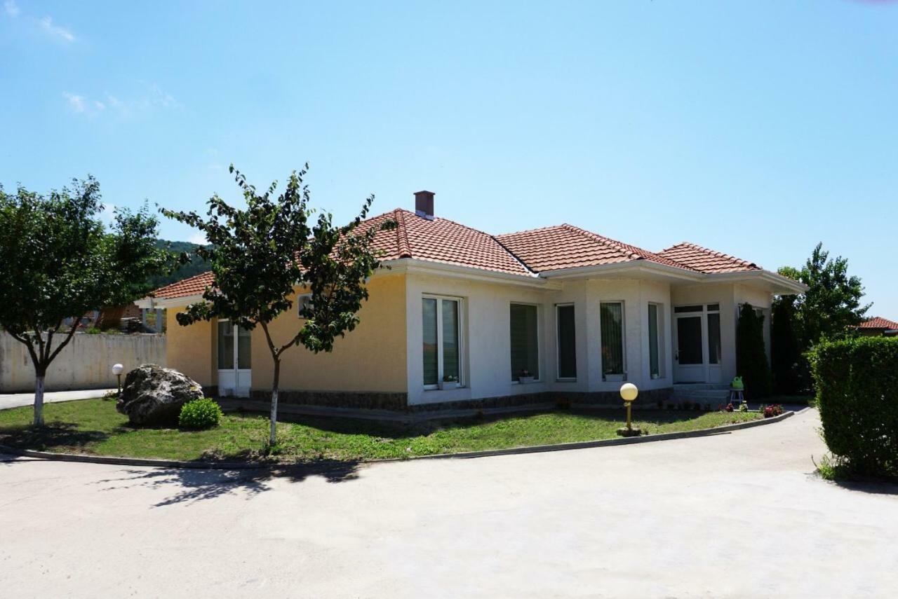 Geranium Holliday Villas Obrochishte Buitenkant foto